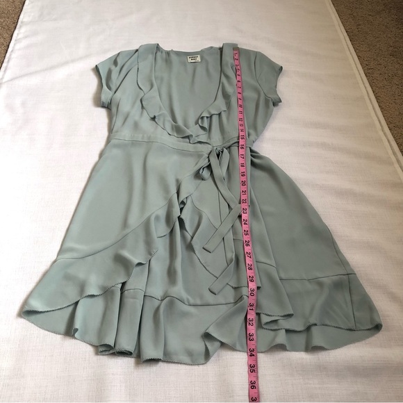 Aritzia Sunday Best Savoy Light Blue Ruffle Flounce Wrap Dress Size 4 - Picture 7 of 12